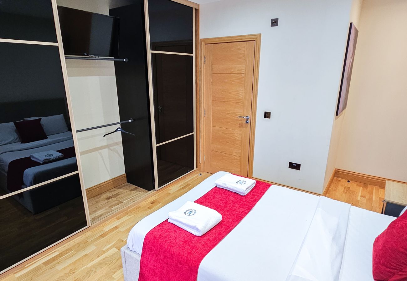 House in Tranent - St Martins 12 Bedroom House with Gym & Hot Tub - Tranent 