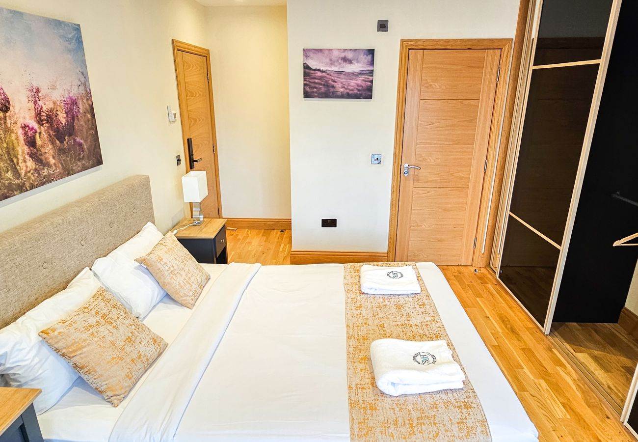 House in Tranent - St Martins 12 Bedroom House with Gym & Hot Tub - Tranent 