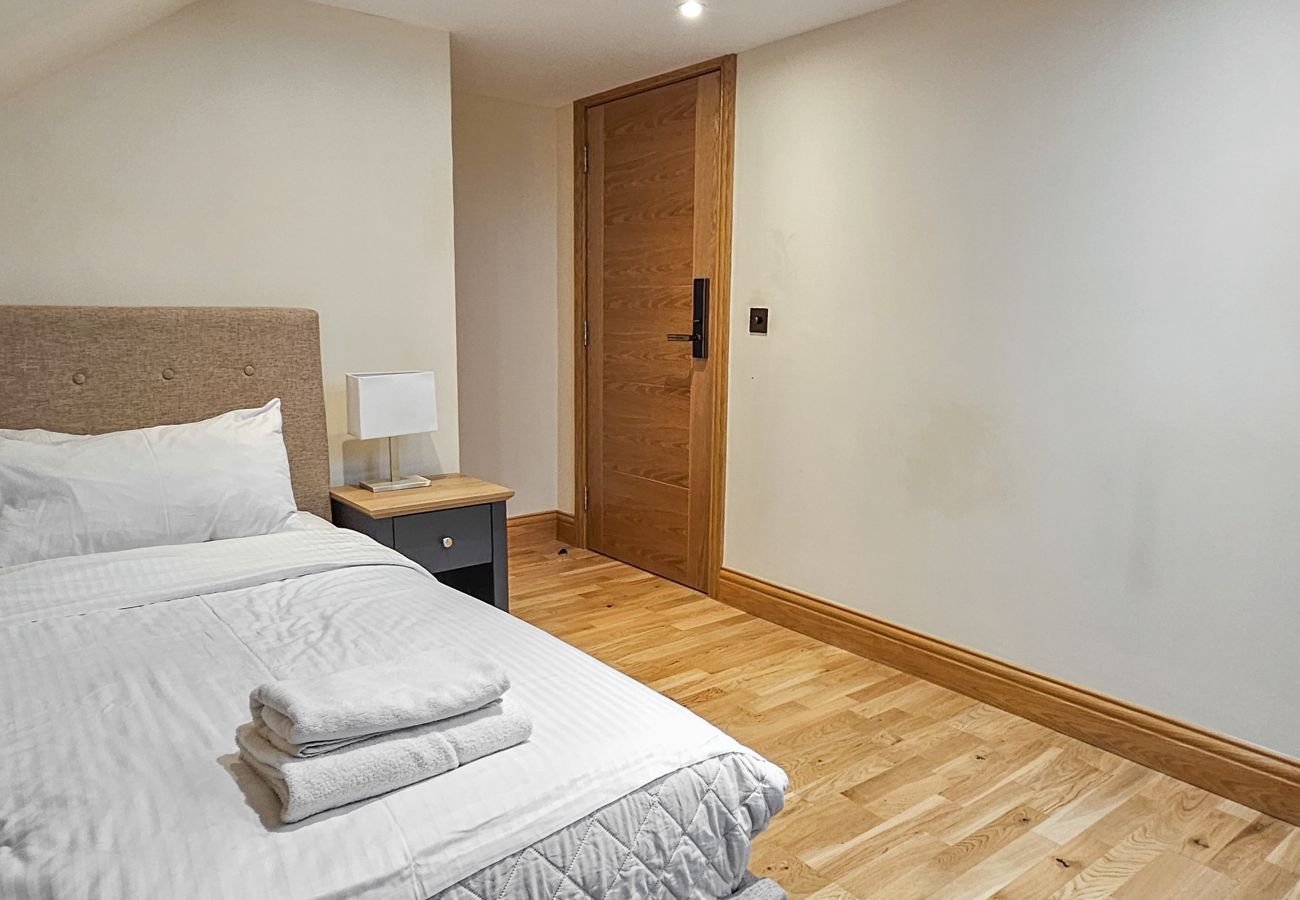 House in Tranent - St Martins 12 Bedroom House with Gym & Hot Tub - Tranent 