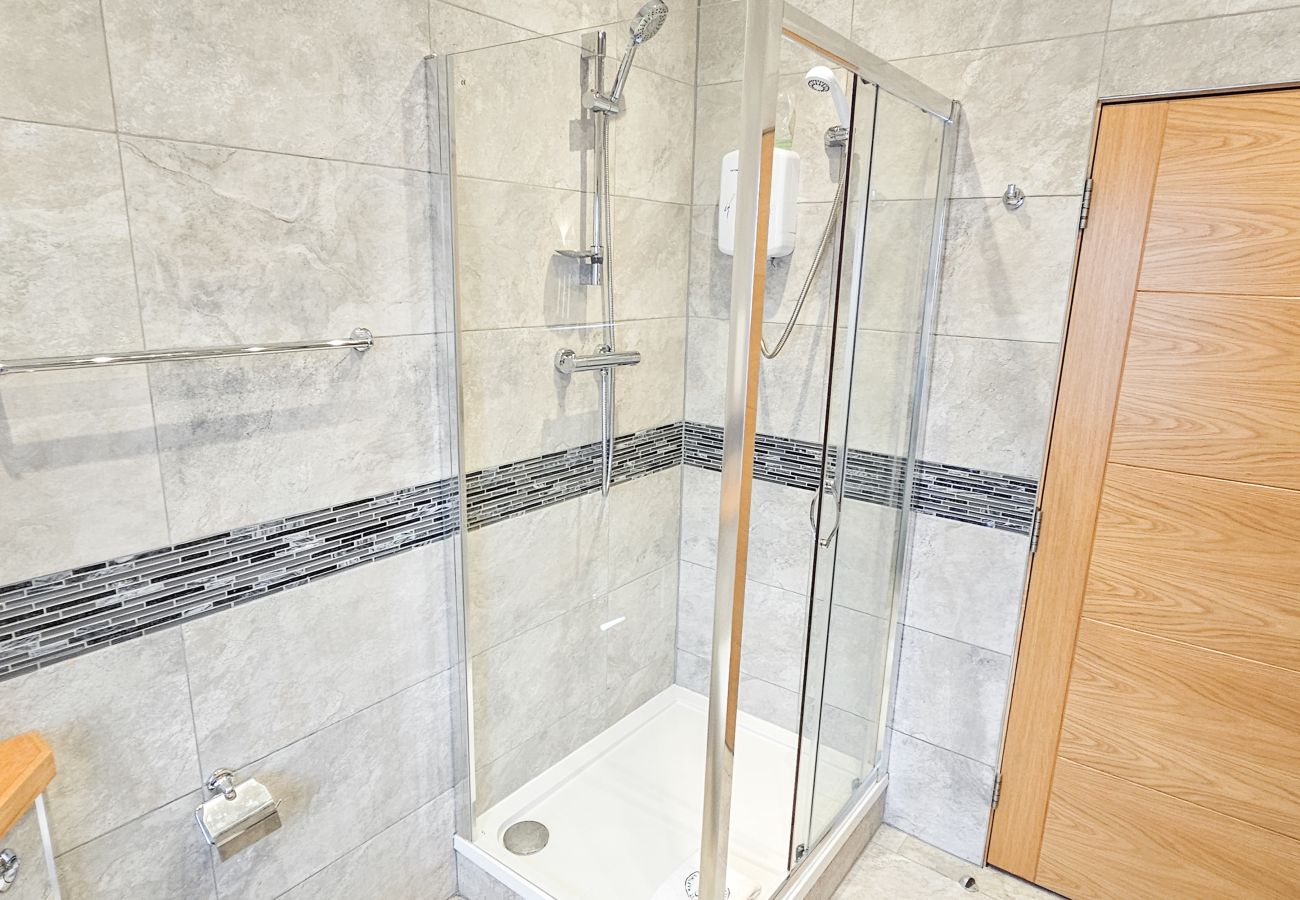 House in Tranent - St Martins 12 Bedroom House with Gym & Hot Tub - Tranent 