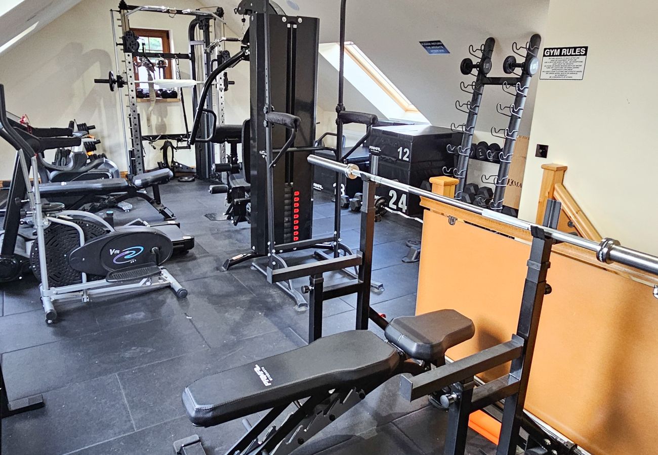 House in Tranent - St Martins 12 Bedroom House with Gym & Hot Tub - Tranent 