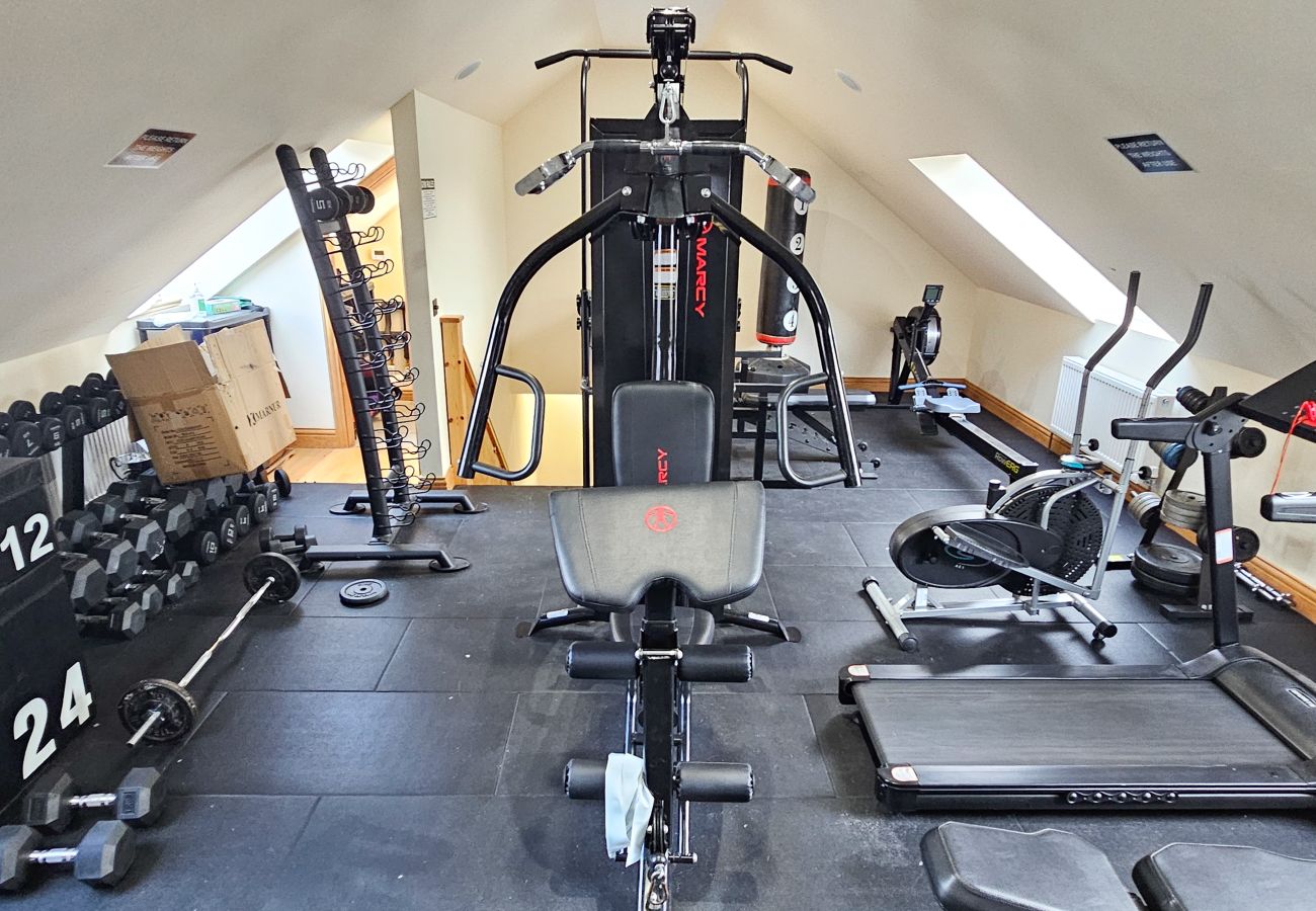 House in Tranent - St Martins 12 Bedroom House with Gym & Hot Tub - Tranent 