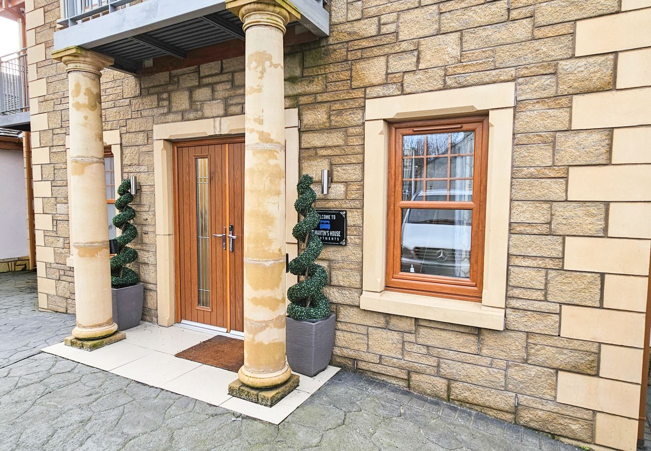 House in Tranent - St Martins 12 Bedroom House with Gym & Hot Tub - Tranent 