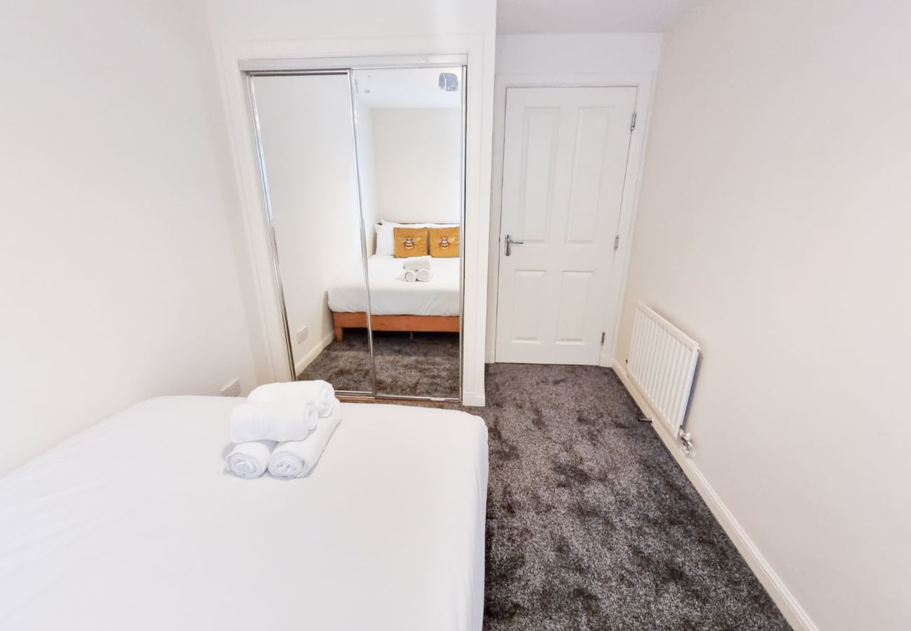 Apartment in Aberdeen - South College 2 Bedroom Apartment - Aberdeen - Free Parking