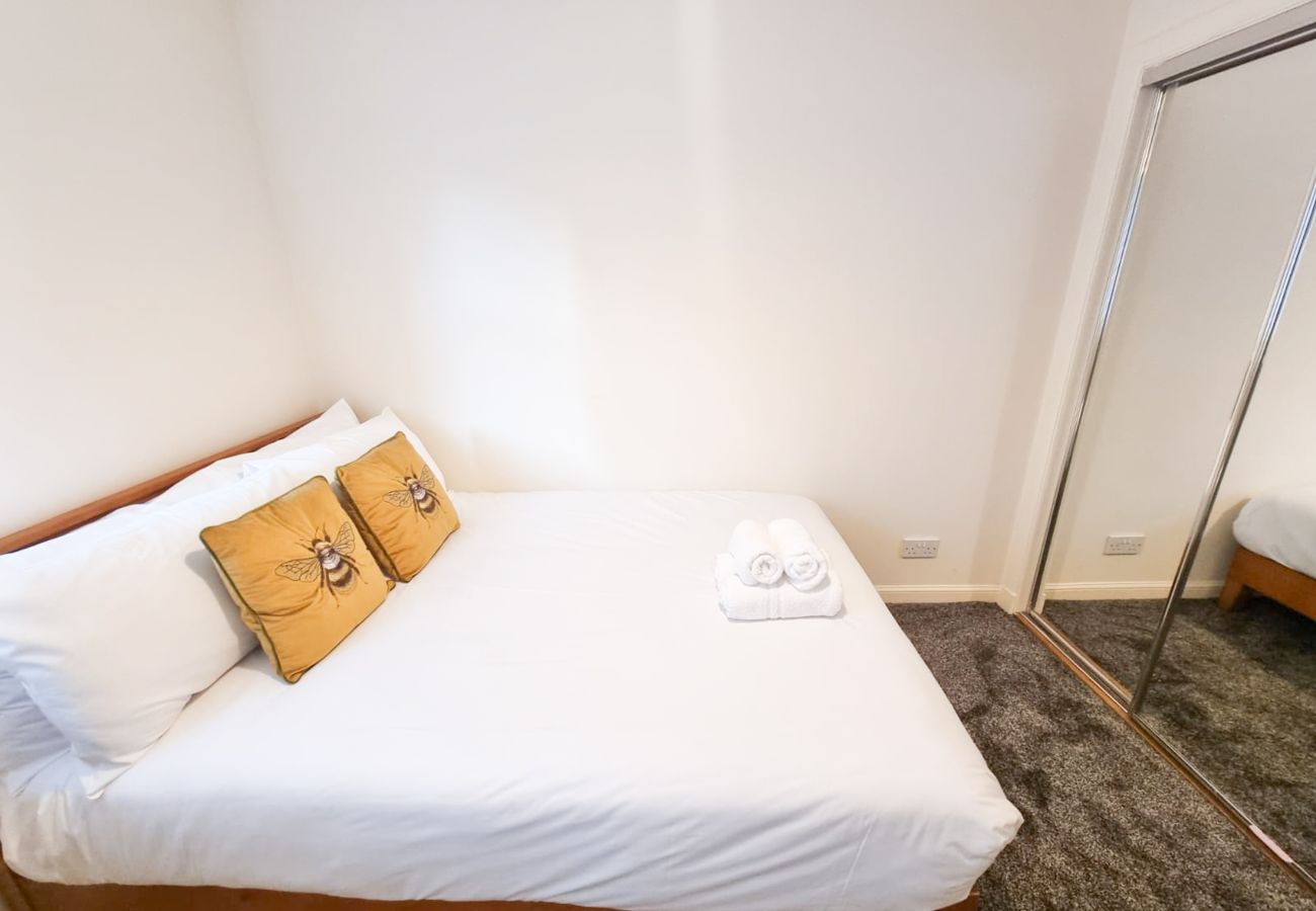 Apartment in Aberdeen - South College 2 Bedroom Apartment - Aberdeen - Free Parking