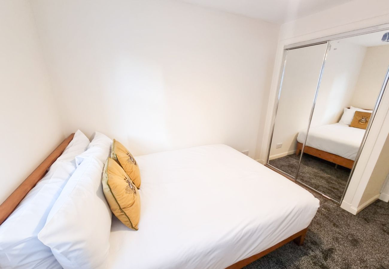 Apartment in Aberdeen - South College 2 Bedroom Apartment - Aberdeen - Free Parking