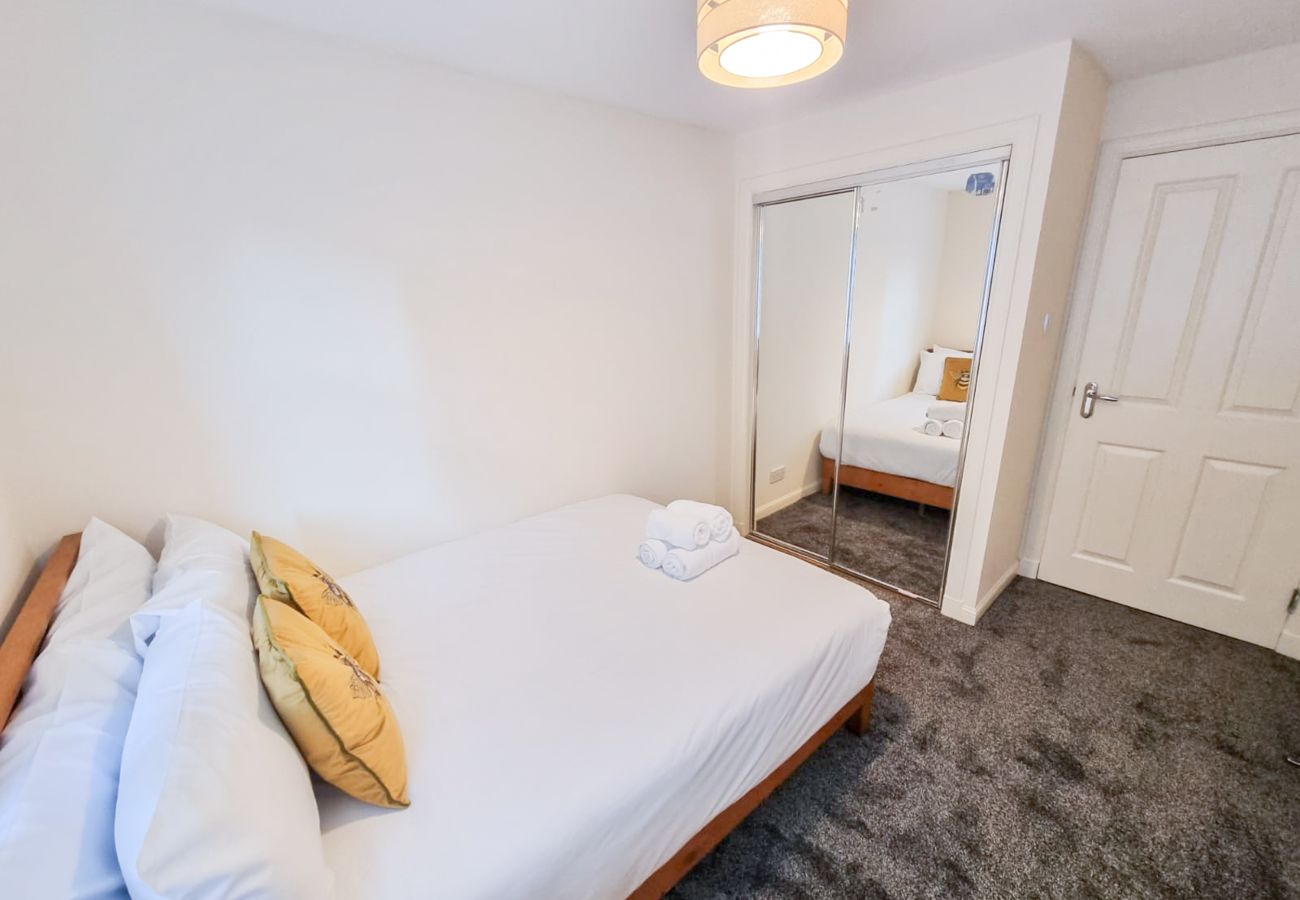 Apartment in Aberdeen - South College 2 Bedroom Apartment - Aberdeen - Free Parking