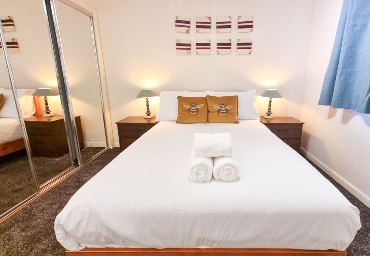 Apartment in Aberdeen - South College 2 Bedroom Apartment - Aberdeen - Free Parking