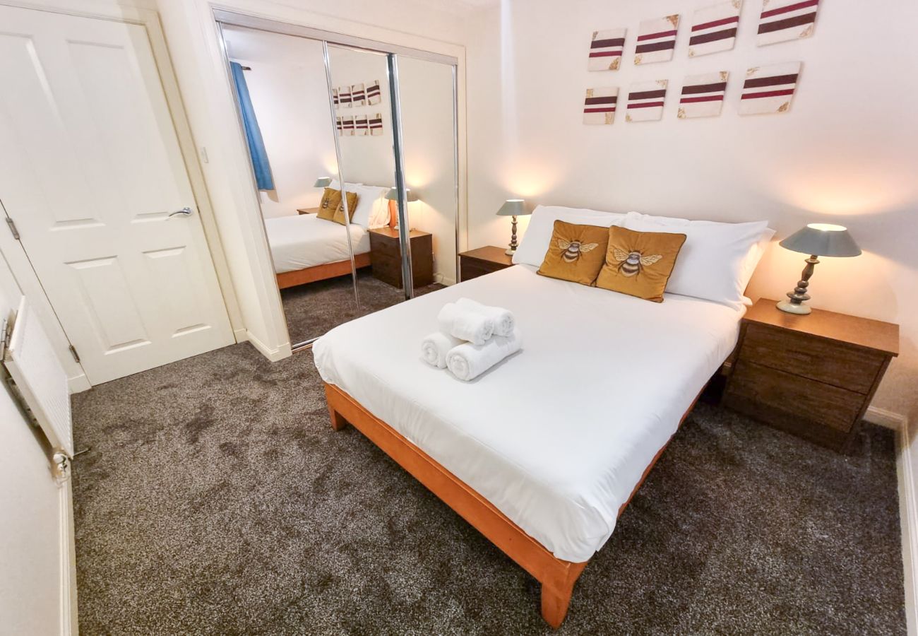 Apartment in Aberdeen - South College 2 Bedroom Apartment - Aberdeen - Free Parking