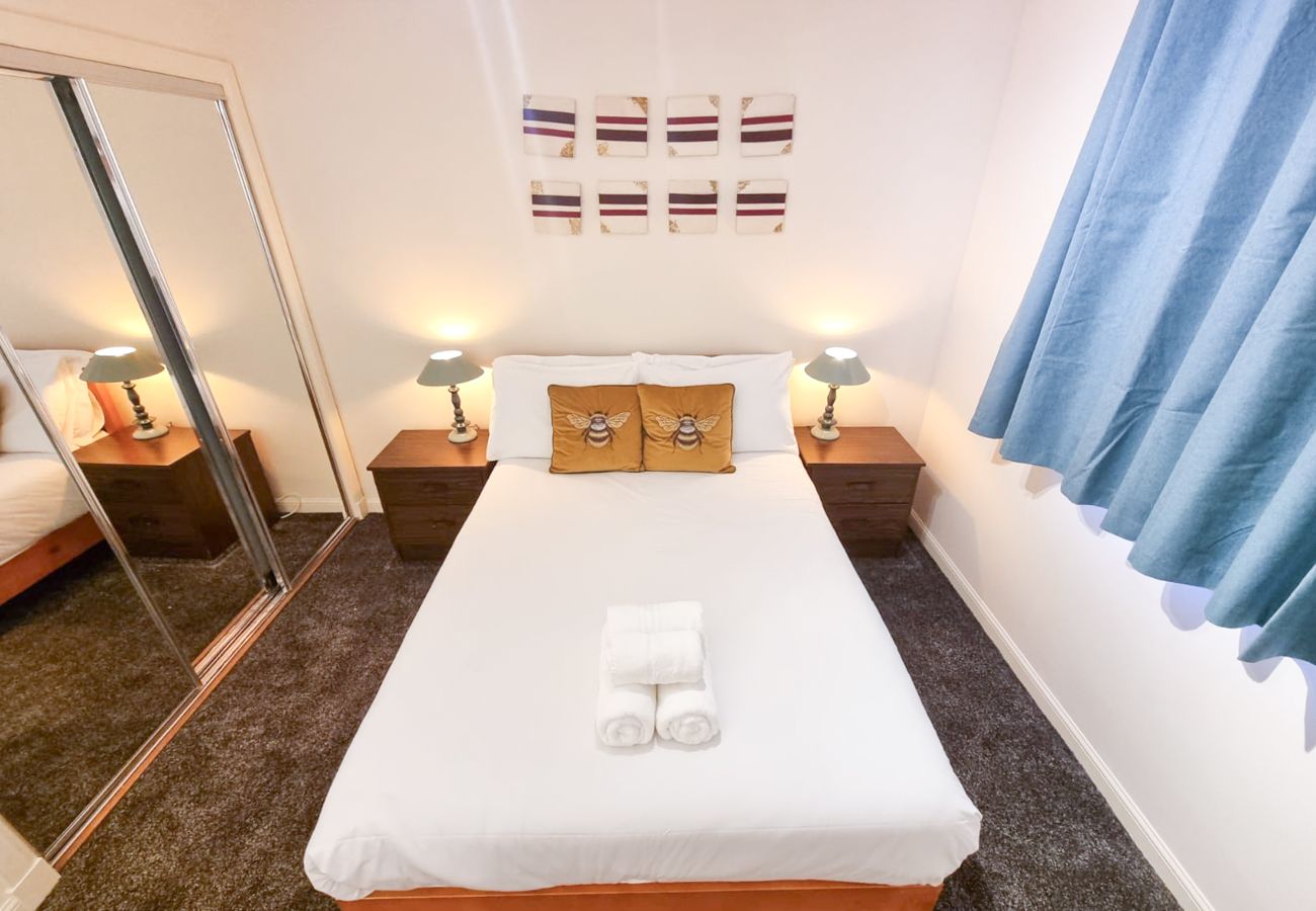 Apartment in Aberdeen - South College 2 Bedroom Apartment - Aberdeen - Free Parking