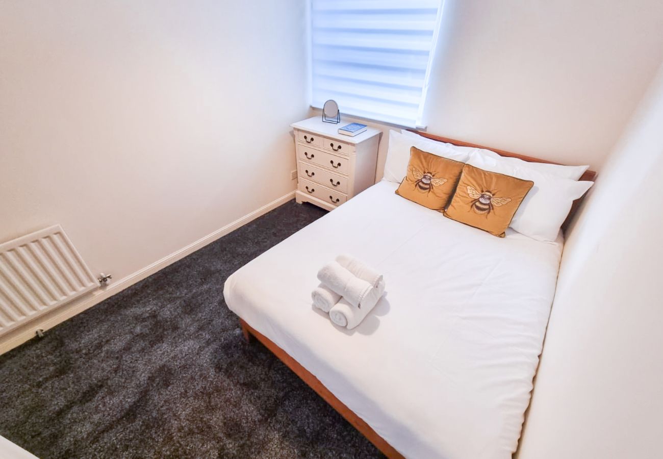 Apartment in Aberdeen - South College 2 Bedroom Apartment - Aberdeen - Free Parking