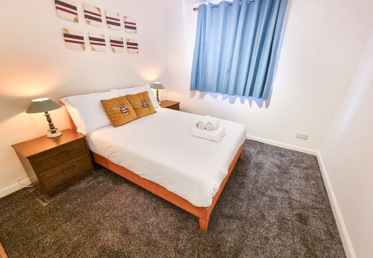Apartment in Aberdeen - South College 2 Bedroom Apartment - Aberdeen - Free Parking