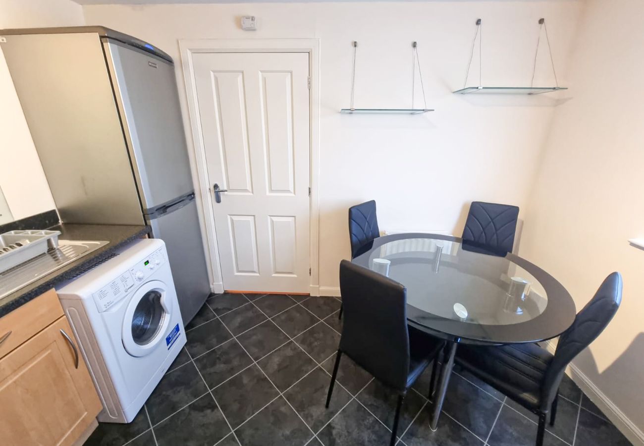 Apartment in Aberdeen - South College 2 Bedroom Apartment - Aberdeen - Free Parking