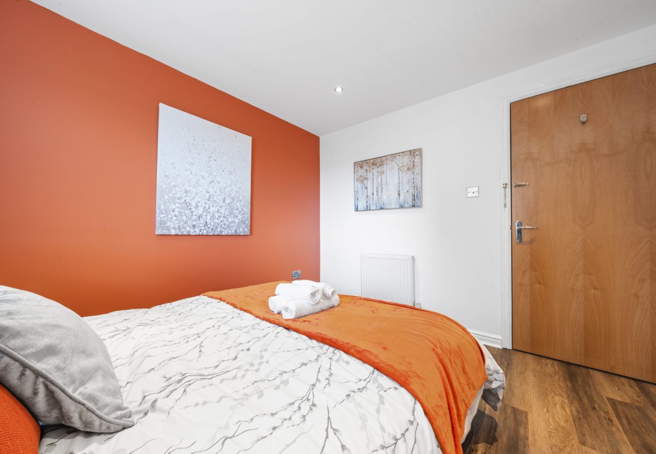 Apartment in Edinburgh - Slateford  2 Bedroom Apartment - Edinburgh 