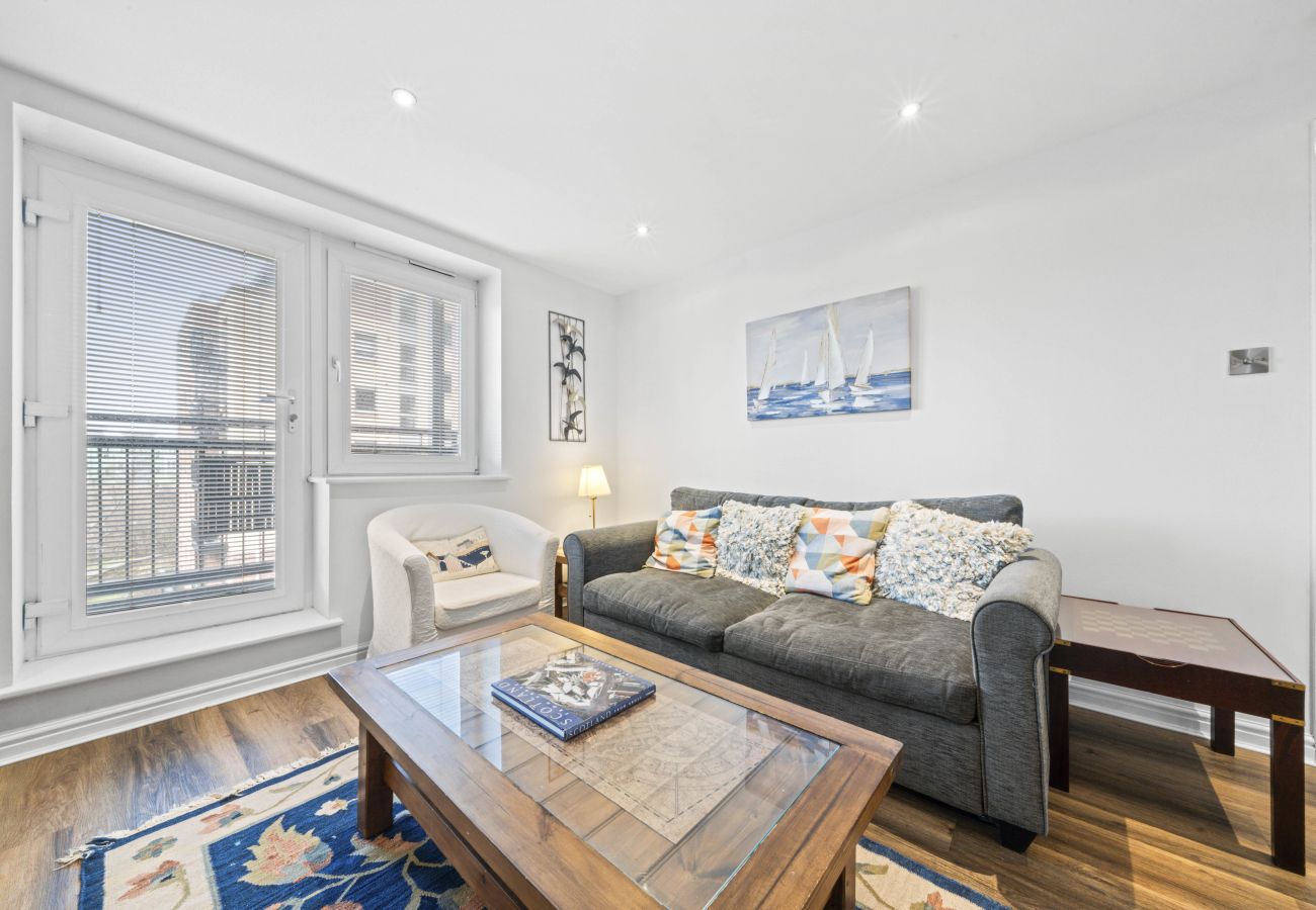 Apartment in Edinburgh - Slateford  2 Bedroom Apartment - Edinburgh 