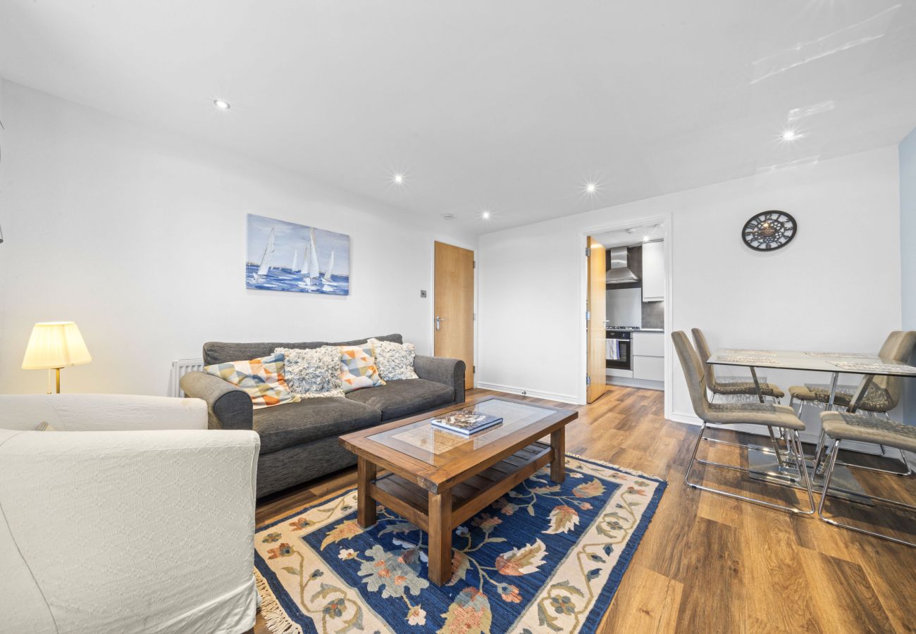 Apartment in Edinburgh - Slateford  2 Bedroom Apartment - Edinburgh 