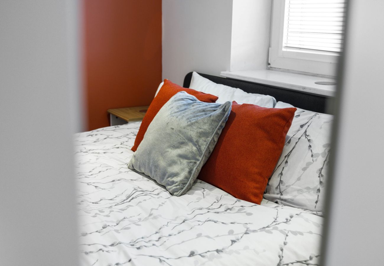 Apartment in Edinburgh - Slateford  2 Bedroom Apartment - Edinburgh 