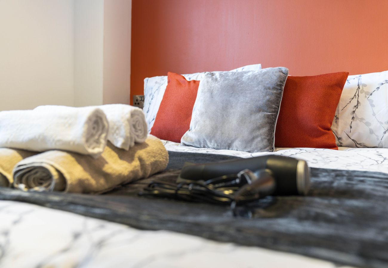 Apartment in Edinburgh - Slateford  2 Bedroom Apartment - Edinburgh 