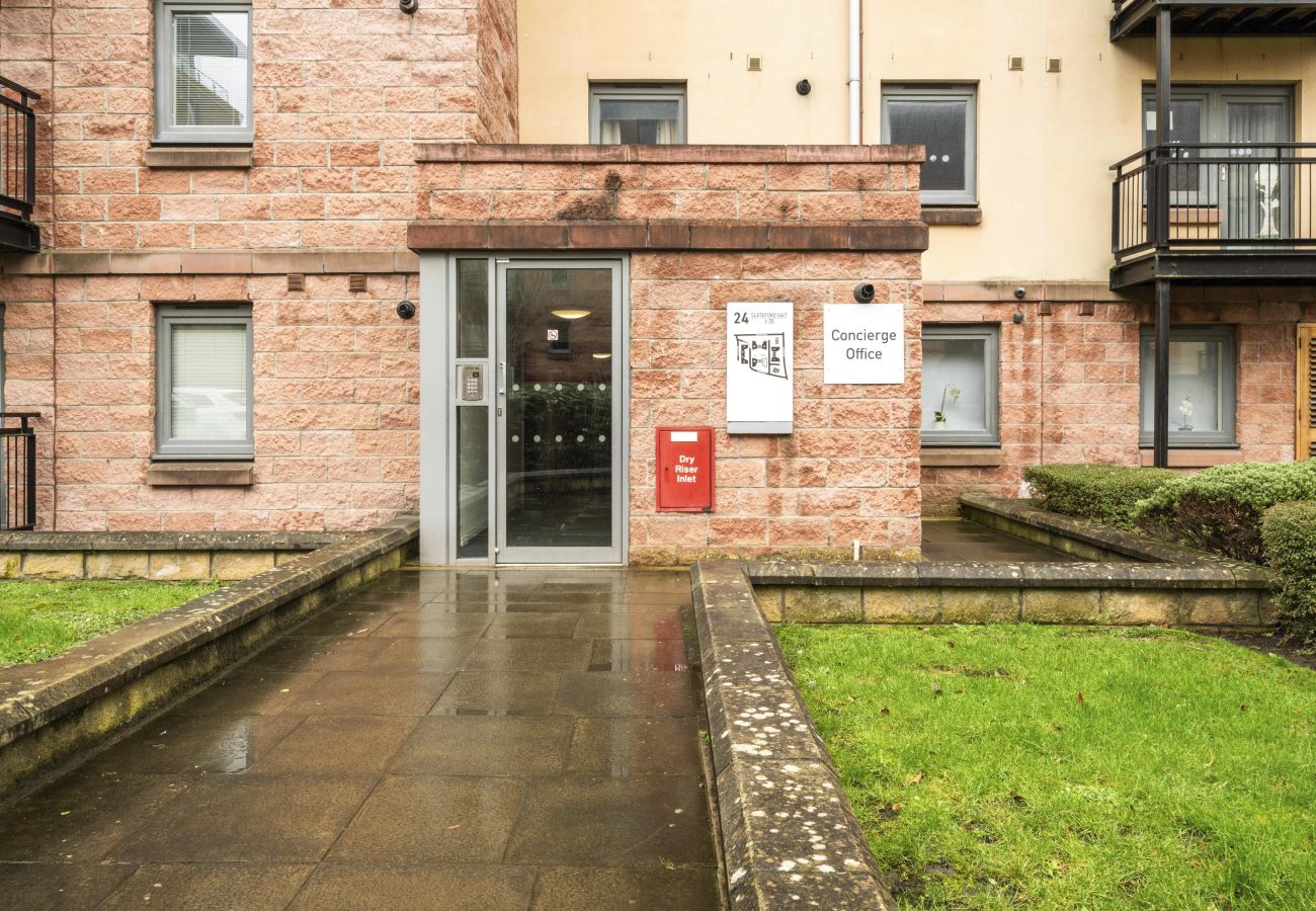 Apartment in Edinburgh - Slateford  2 Bedroom Apartment - Edinburgh 