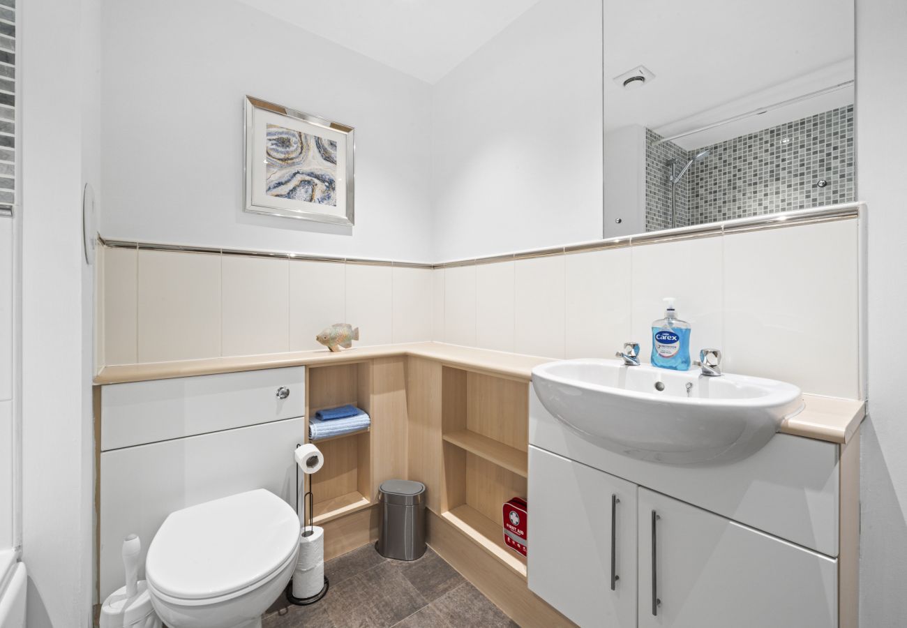 Apartment in Edinburgh - Slateford  2 Bedroom Apartment - Edinburgh 
