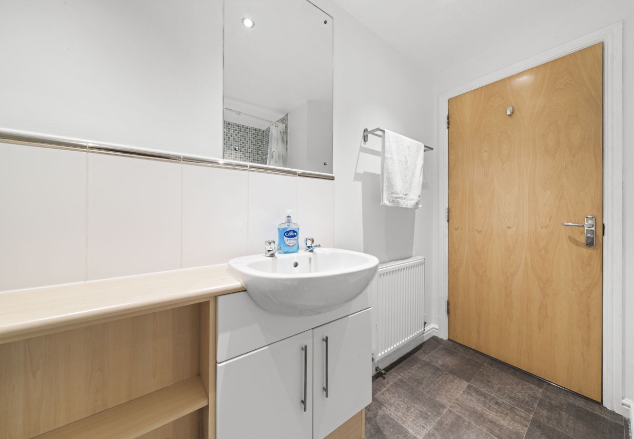 Apartment in Edinburgh - Slateford  2 Bedroom Apartment - Edinburgh 