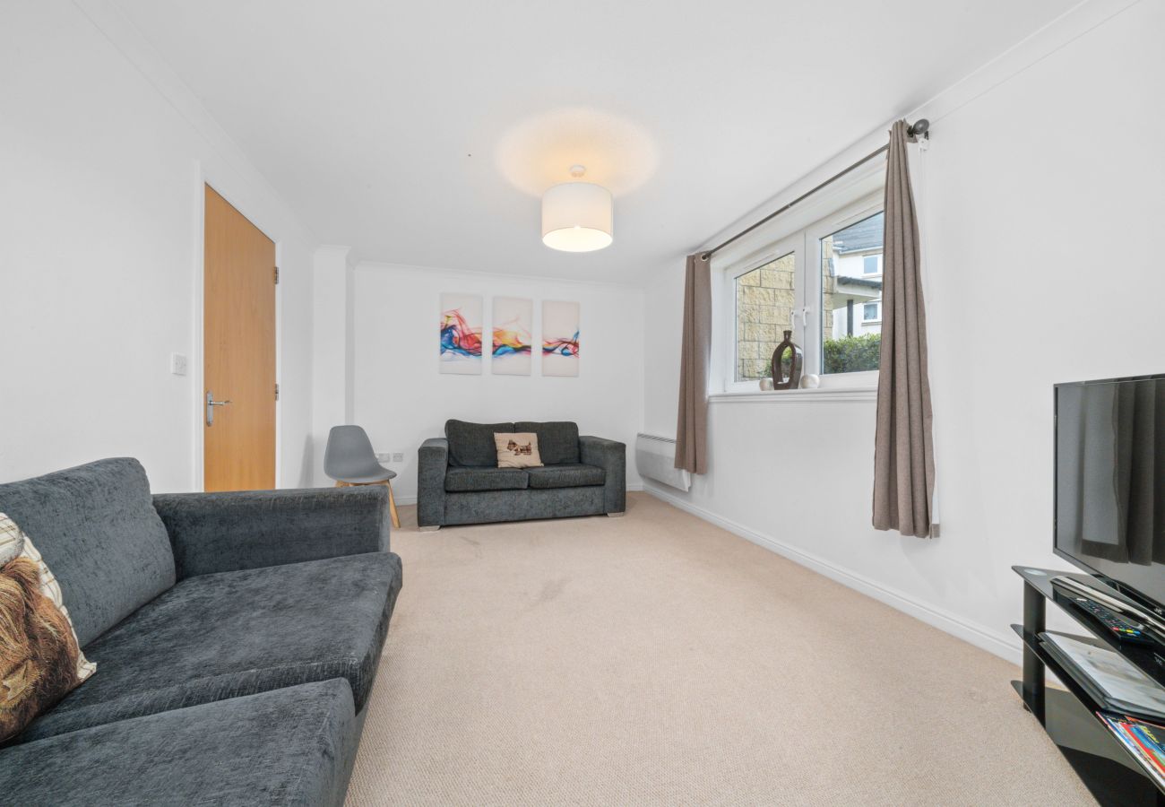 Apartment in Edinburgh - Saughton Suite with views of Water of Leith	