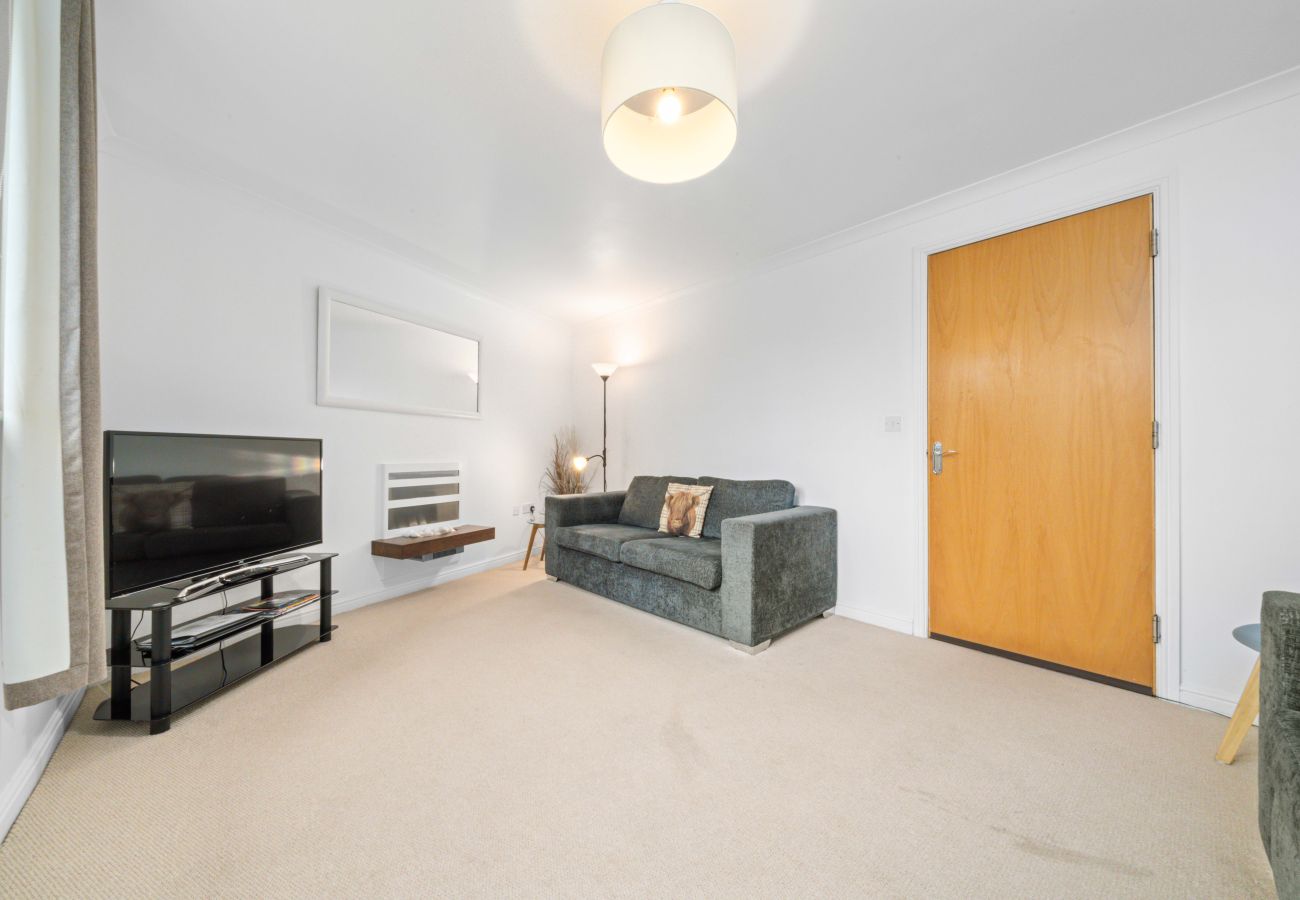 Apartment in Edinburgh - Saughton Suite with views of Water of Leith	