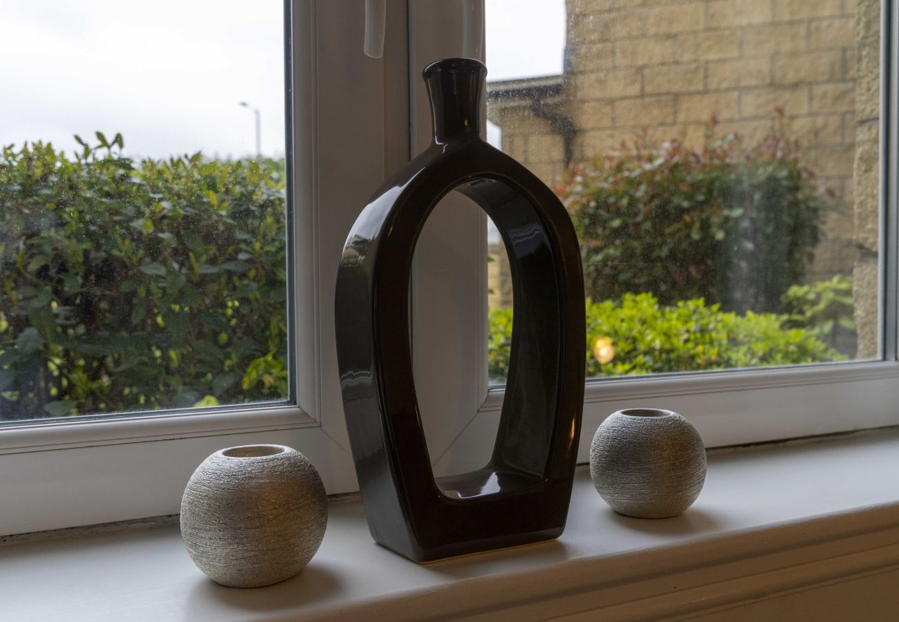 Apartment in Edinburgh - Saughton Suite with views of Water of Leith	