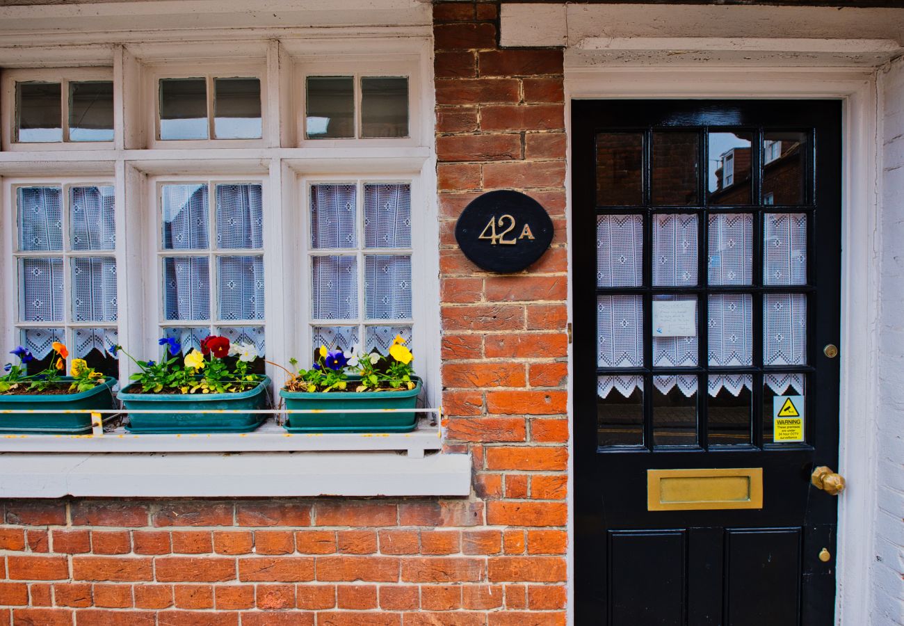 House in Canterbury - Royal Exchange House - Canterbury