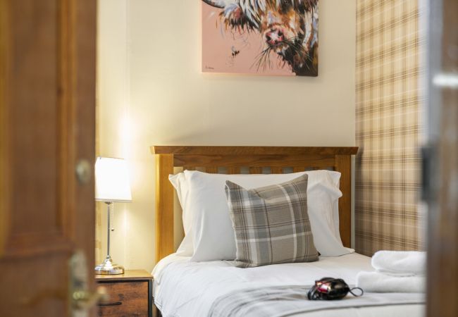 House in Inverness - mySTAYINN Cedar Villa 9 Bedroom House - Inverness House in Inverness - mySTAYINN Cedar Villa 9 Bedroom House - Inverness