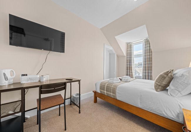 House in Inverness - mySTAYINN Cedar Villa 9 Bedroom House - Inverness House in Inverness - mySTAYINN Cedar Villa 9 Bedroom House - Inverness