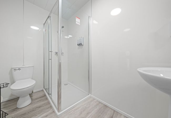 House in Inverness - mySTAYINN Cedar Villa 9 Bedroom House - Inverness House in Inverness - mySTAYINN Cedar Villa 9 Bedroom House - Inverness