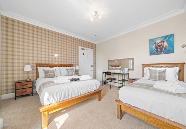 Rent by room in Inverness - mySTAYINN Cedar Villa Guest House - Room 1 Rent by room in Inverness - mySTAYINN Cedar Villa Guest House - Room 1