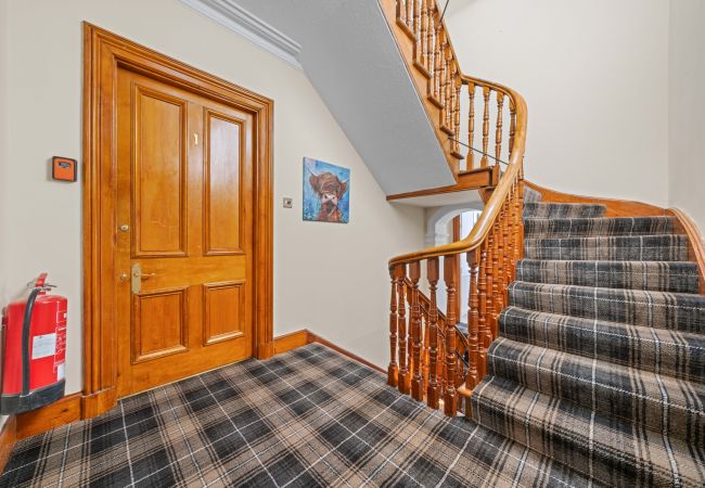 Rent by room in Inverness - mySTAYINN Cedar Villa Guest House - Room 1 Rent by room in Inverness - mySTAYINN Cedar Villa Guest House - Room 1