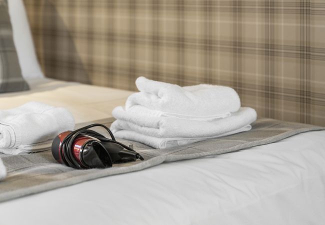 Rent by room in Inverness - mySTAYINN Cedar Villa Guest House - Room 4 Rent by room in Inverness - mySTAYINN Cedar Villa Guest House - Room 4