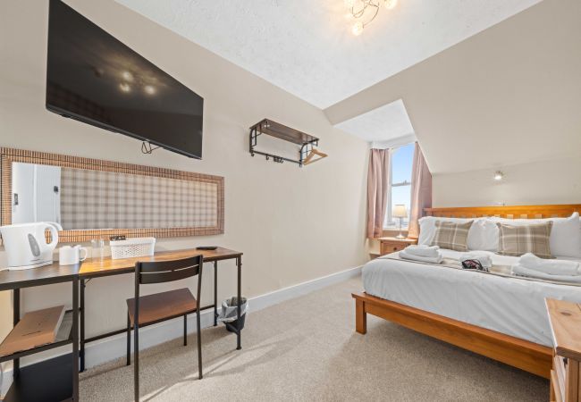 Rent by room in Inverness - mySTAYINN Cedar Villa Guest House - Room 4 Rent by room in Inverness - mySTAYINN Cedar Villa Guest House - Room 4