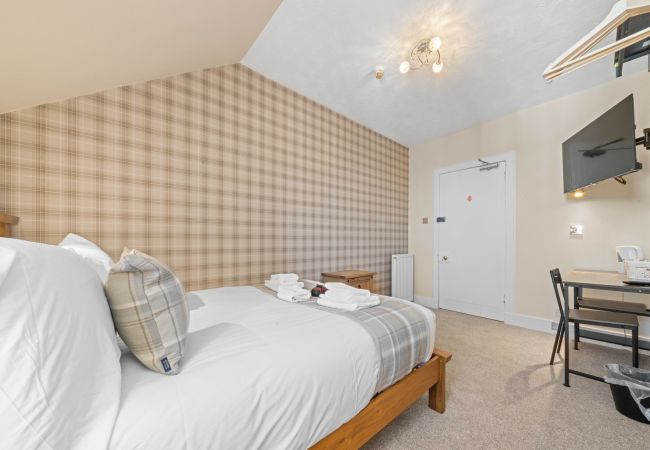 Rent by room in Inverness - mySTAYINN Cedar Villa Guest House - Room 4 Rent by room in Inverness - mySTAYINN Cedar Villa Guest House - Room 4