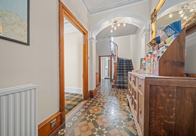 Rent by room in Inverness - mySTAYINN Cedar Villa Guest House - Room 4 Rent by room in Inverness - mySTAYINN Cedar Villa Guest House - Room 4