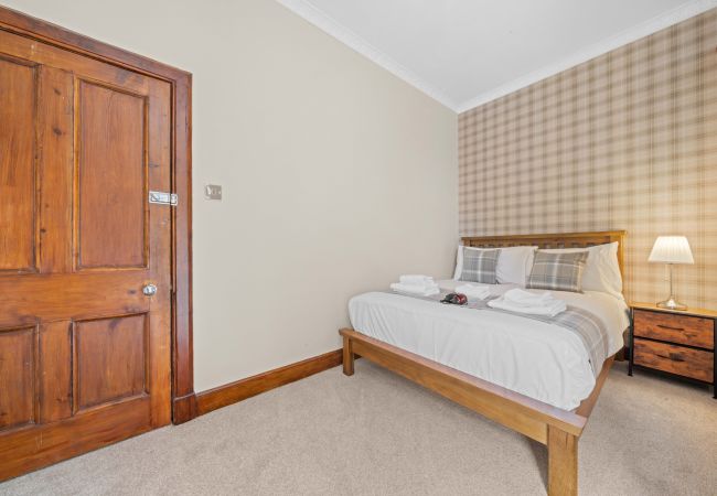 Rent by room in Inverness - mySTAYINN Cedar Villa Guest House - Room 9 Rent by room in Inverness - mySTAYINN Cedar Villa Guest House - Room 9