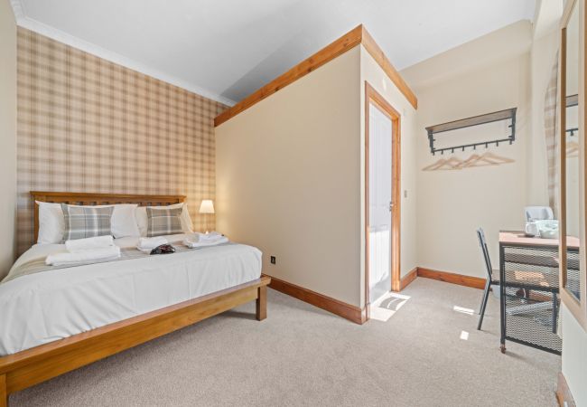 Rent by room in Inverness - mySTAYINN Cedar Villa Guest House - Room 9 Rent by room in Inverness - mySTAYINN Cedar Villa Guest House - Room 9