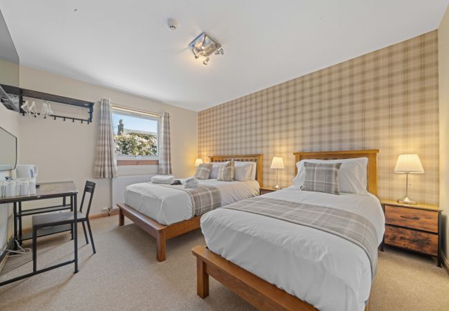 Rent by room in Inverness - mySTAYINN Cedar Villa Guest House - Room 7 Rent by room in Inverness - mySTAYINN Cedar Villa Guest House - Room 7