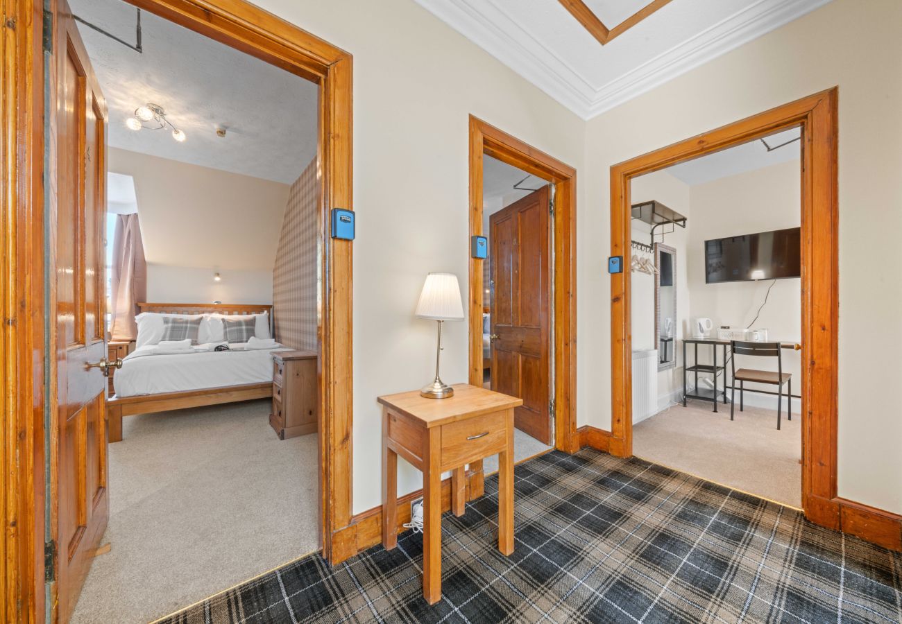 Rent by room in Inverness - mySTAYINN Cedar Villa Guest House - Room 7