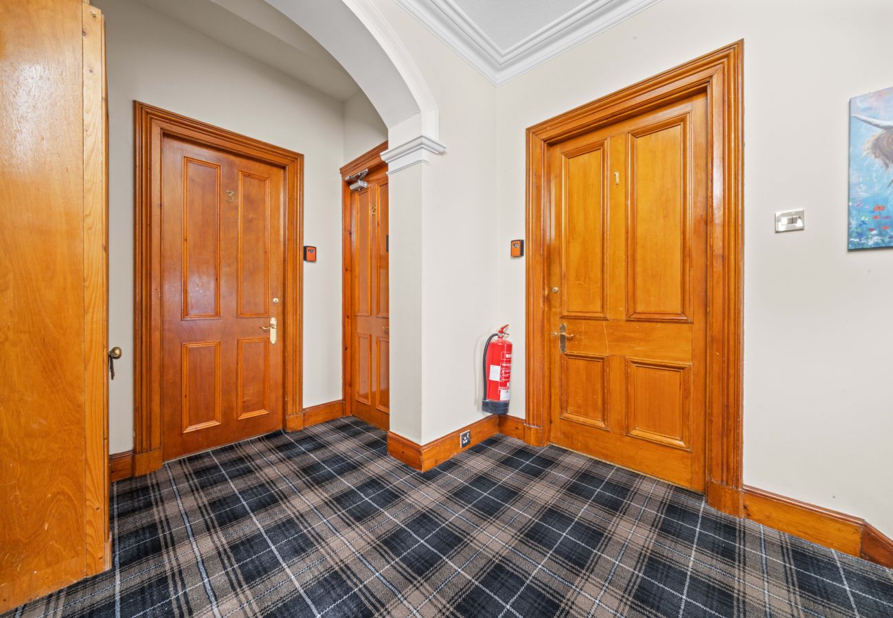 Rent by room in Inverness - mySTAYINN Cedar Villa Guest House - Room 7