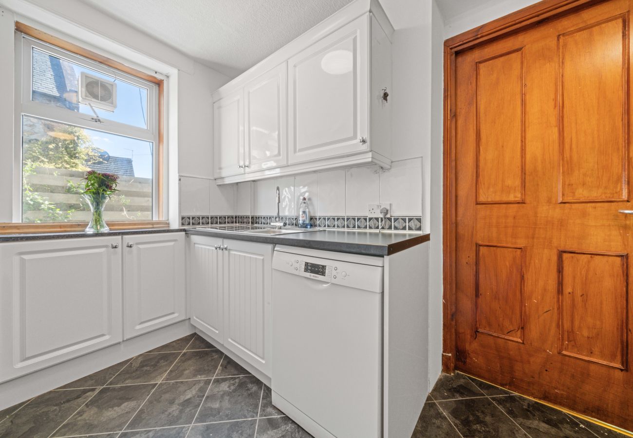 Rent by room in Inverness - mySTAYINN Cedar Villa Guest House - Room 7