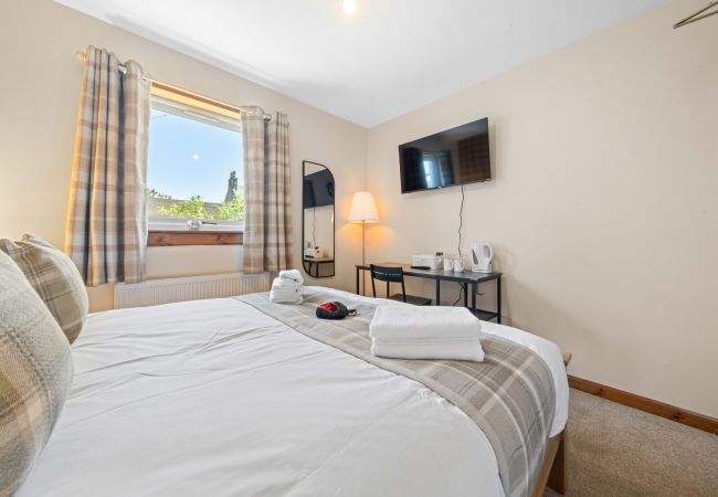 Rent by room in Inverness - mySTAYINN Cedar Villa Guest House - Room 8 Rent by room in Inverness - mySTAYINN Cedar Villa Guest House - Room 8