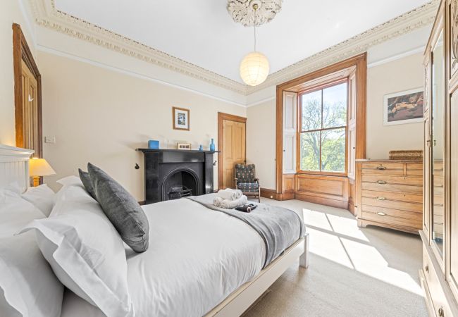 Apartment in Edinburgh - Hope Park 3 Bedroom Apartment - Edinburgh Apartment in Edinburgh - Hope Park 3 Bedroom Apartment - Edinburgh