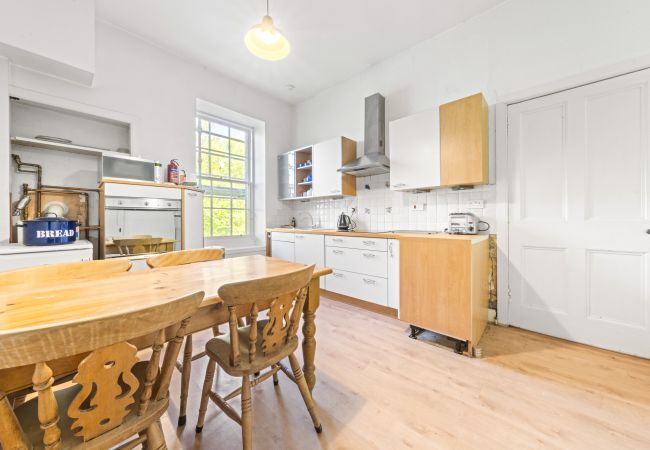 Apartment in Edinburgh - Hope Park 3 Bedroom Apartment - Edinburgh Apartment in Edinburgh - Hope Park 3 Bedroom Apartment - Edinburgh