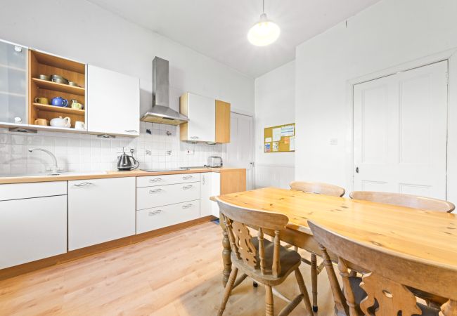 Apartment in Edinburgh - Hope Park 3 Bedroom Apartment - Edinburgh Apartment in Edinburgh - Hope Park 3 Bedroom Apartment - Edinburgh