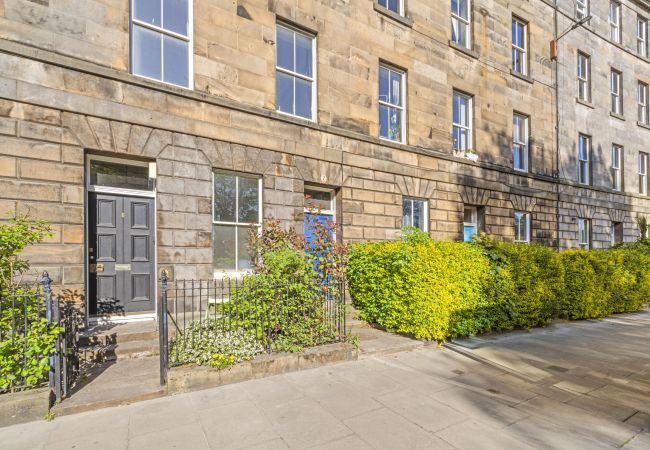 Apartment in Edinburgh - Hope Park 3 Bedroom Apartment - Edinburgh Apartment in Edinburgh - Hope Park 3 Bedroom Apartment - Edinburgh