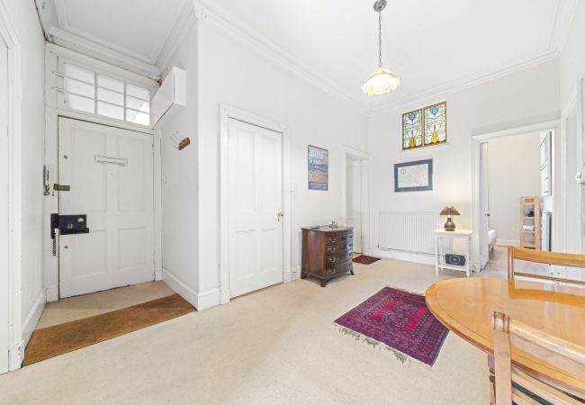 Apartment in Edinburgh - Hope Park 3 Bedroom Apartment - Edinburgh Apartment in Edinburgh - Hope Park 3 Bedroom Apartment - Edinburgh